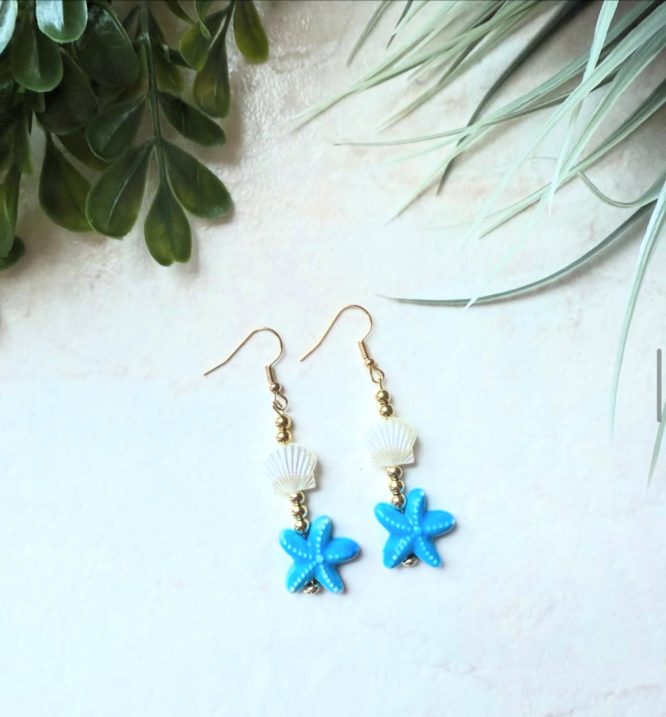 Gold and starfish